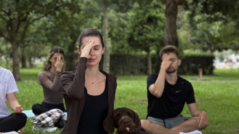 Кайфовая йога в парке 🌴🧘🏻‍♀️✈️