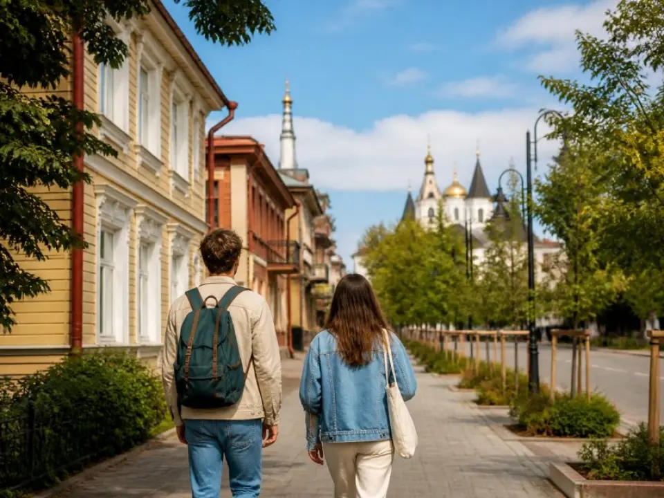 Explore a neighborhood on foot without a route